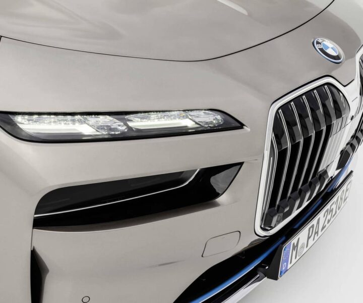 BMW i7