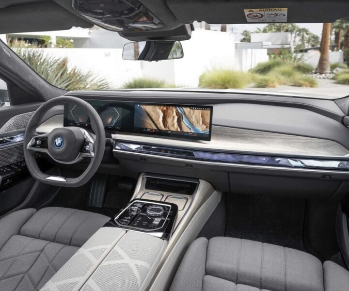 BMW i7